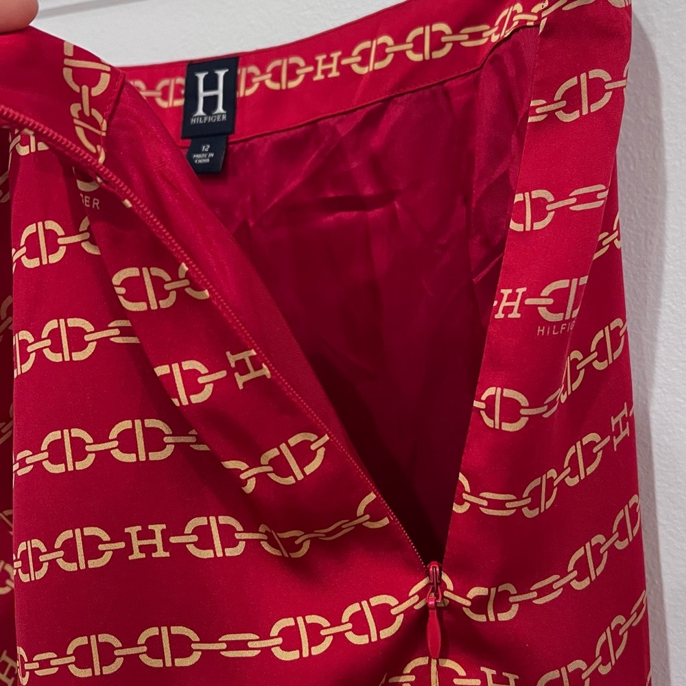 Tommy Hilfiger Vintage Y2K Skirt Silk Chain Print Red/Gold H Logo, Pleats, 12 - Picture 5 of 10